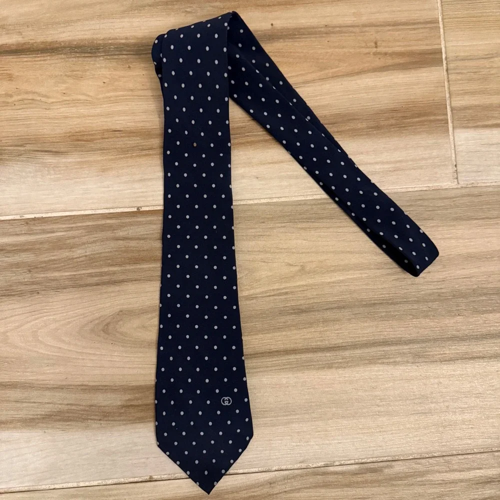 Vintage Gucci Navy Blue Silk Polka Dot Necktie Interlocking GG Made In Italy